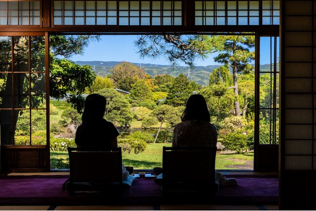 【伊豆長岡温泉三養荘】有形文化財で涼を味わう「日本庭園カフェ」ご好評につき開催期間を延長