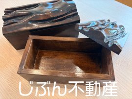 床柱を再利用した小物入れ(1) 床柱を再利用した小物入れ(1)