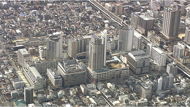C&R社スタッフが朝日放送テレビのスタッフとともに編集した報道活動「復興の名の下で ～神戸・長田 震災復興再開発 被災店主の声とビルの街の記録～」がギャラクシー賞の報道活動部門で大賞を受賞