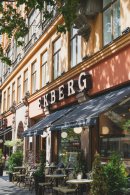 ヘルシンキ中心部の歴史あるブールバルディ通りにある本店 ヘルシンキ中心部の歴史あるブールバルディ通りにある本店