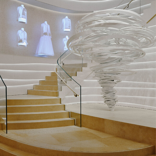【Dior】「ハウス オブ ディオール 心斎橋」あらゆる形のアートへの賛辞