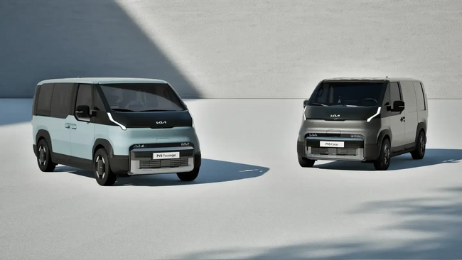 次世代モビリティとして注目が集まるEV車「Kia PV5」をトイファクトリーが初展示〈東京・南町田で2モデルを公開〉