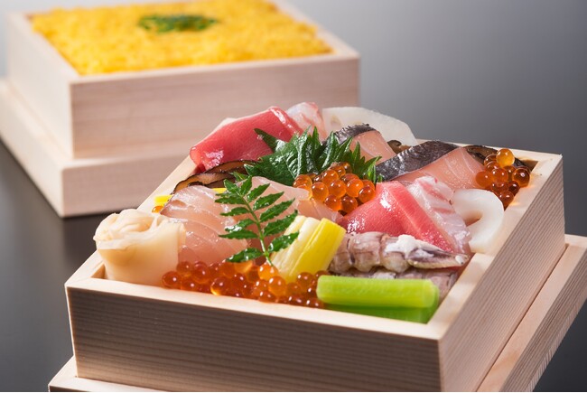 【ホテルグランヴィア岡山】“ひっくり返すとごちそうが現れる” 岡山の郷土料理「かくし寿司」作りを親子で体験