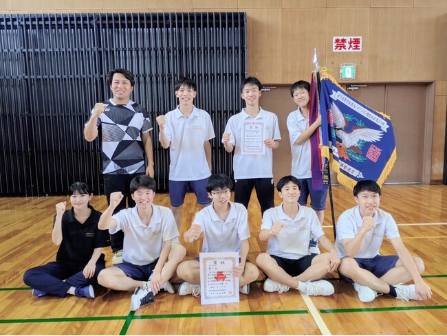 【鹿児島高専】バドミントン部「第61回鹿児島県高等学校バドミントン競技大会」において男子団体戦初優勝　 高専として全国初のインターハイ出場