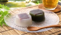 ひんやり、つるりと又一庵の夏を彩る「水きんつば」と新作の「抹茶水きんつば」定番の味わいに、新たな抹茶の一品を添えて涼を楽しむ夏の和菓子が登場
