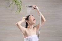 【浄水研究発表】LIXIL、毎日の水道水のシャワーが「月1回のブリーチ」と同等の毛髪ダメージを与える可能性を発見！