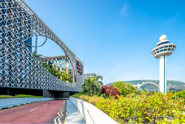 東京センチュリーとOUE、「Crowne Plaza Changi Airport」の共同取得に合意