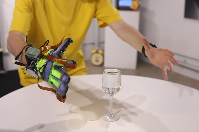 グローブ型3Dスキャンデバイス「3D SCAN GLOVE - IZUII」のプロトタイプを発表
