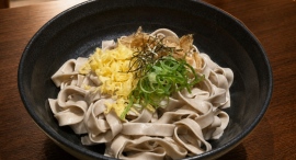 【7/1】京都「伏見の湯」隣接フードホールに蕎麦と甘味の店『楓』がオープン。14日まで「平打ち蕎麦」が大盛り無料に 【7/1】京都「伏見の湯」隣接フードホールに蕎麦と甘味の店『楓』がオープン。14日まで「平打ち蕎麦」が大盛り無料に