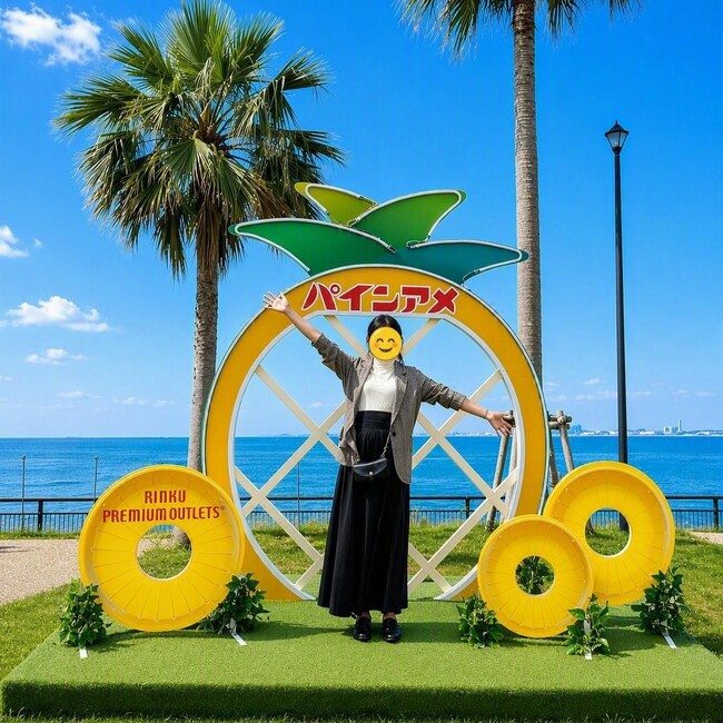 レトロかわいい海辺の”パインアメの世界” りんくうアウトレットに夏限定コラボフォトスポット登場 地元・大阪発の初コラボ