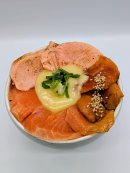 生、漬け、炙り3種のサーモンとろーりチーズ丼 生、漬け、炙り3種のサーモンとろーりチーズ丼