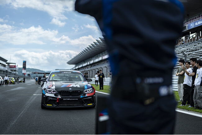 【開催レポート】スリップストリームから1コーナー勝負へ。BMW & MINI Racing 2026 RD.3、富士で繰り広げられた3クラスの接近戦