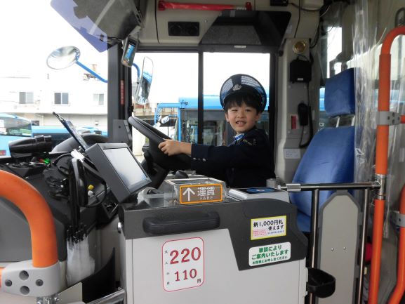 【無料】小学生の夏休みの宿題にも!毎年大人気の市バス「体験型」営業所見学会を、今年も実施します。