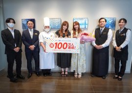 100万人目ご利用者様 記念撮影 100万人目ご利用者様 記念撮影