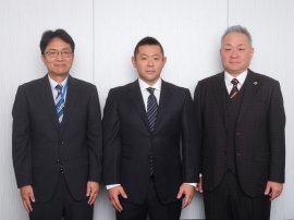 右からWinning Entertainment Group株式会社 代表取締役社長　小出 光宏、SMRI株式会社 代表取締役社長　廣木 啓、Winning Entertainment Group株式会社 専務取締役　横畠 雅之