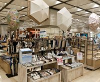 【京王百貨店 新宿店】酷暑に備える「盛夏アイテム」を強化　パラソルの拡大展開のほかクール雑貨などもそろいます