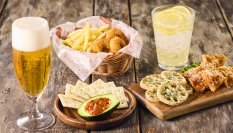 ＼16時からは、フレバルでアロハな“ちょい飲み”／夏にぴったり！お酒が進むスモーキーな味わいの、スパイシープルドポーク登場