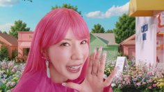 『ホットペッパービューティー』ポイント最大30％還元の「ビビビ祭 for リピート」事前エントリー受付中！仲 里依紗さんがピンクヘア×カラフルコーデで3変化！ロングからボブまで次々とヘアチェンジ！ 多幸感あふれる動画公開。＜インタビュー・メイキング＞ 夏のおすすめスポットは「家族で行った沖縄、石垣島」