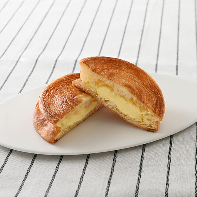 累計販売数2,000万食を突破！ファミマの『超も～っちりパン』シリーズに“サクサク”の常識を覆すクロワッサンなど、いつものパンとひと味違う驚きの“超も～っちり”食感の2商品が7月14日から発売！