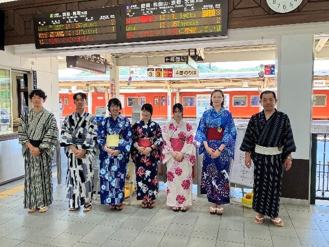 今年も城崎温泉駅の駅係員が、浴衣でお出迎えいたします
