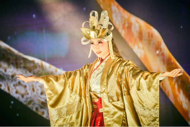 一旗プロデュース「飛鳥III オリジナルパフォーミングアーツ」の演目「KAGUYA −かぐや−」の累計公演数が100回を突破。新造客船「飛鳥III」の「リュミエールシアター」でロングラン上演中。