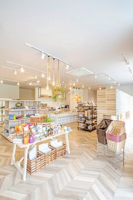 製菓製パン材料専門店の店内 製菓製パン材料専門店の店内