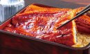 4度のタレ付け焼きをして身はふっくら、皮は香ばしく 4度のタレ付け焼きをして身はふっくら、皮は香ばしく
