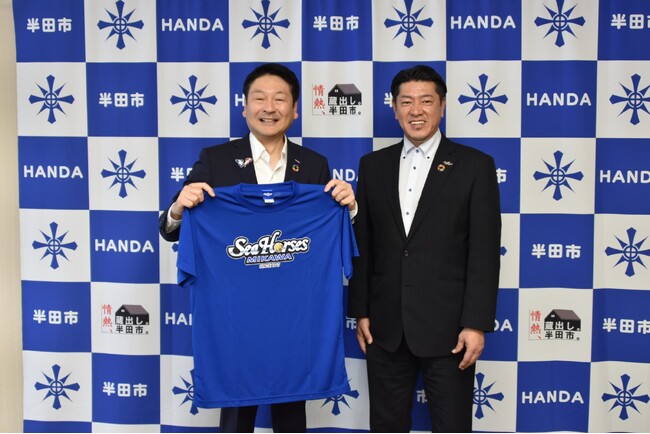 シーホース三河、半田市との絆をさらに深く。市民招待企画やバスケクリニックの感謝を伝え、地域共創プロジェクト「Be With」を推進