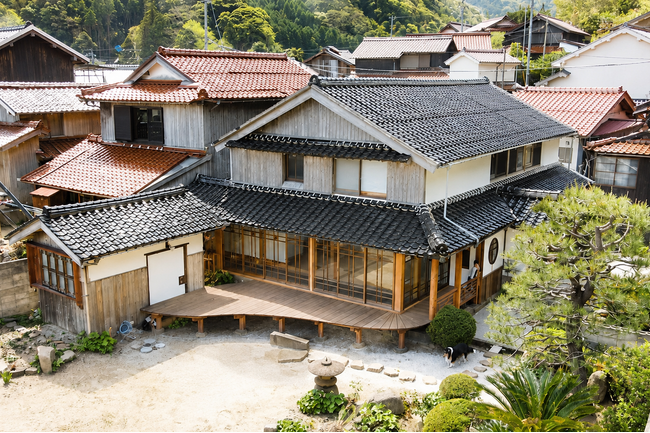 古民家率全国1位の島根で古民家宿・輪島屋の改修を一般公開。古民家を活用したい事業者様をご招待します。「部分移築」による循環型建築の内覧会