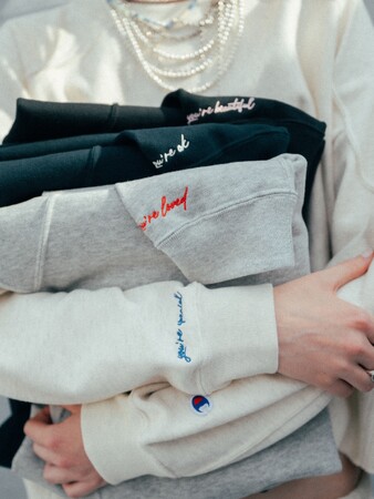 【RHC ロンハーマン】だけの特別な【Champion】。袖に想いを込めたメッセージ刺繍を施したスウェットコレクションが8月8日（土）より登場