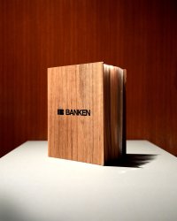 大阪の建材会社が廃材をアップサイクルした「木材の見本帳」を無料配布　半年で配布数400冊を突破