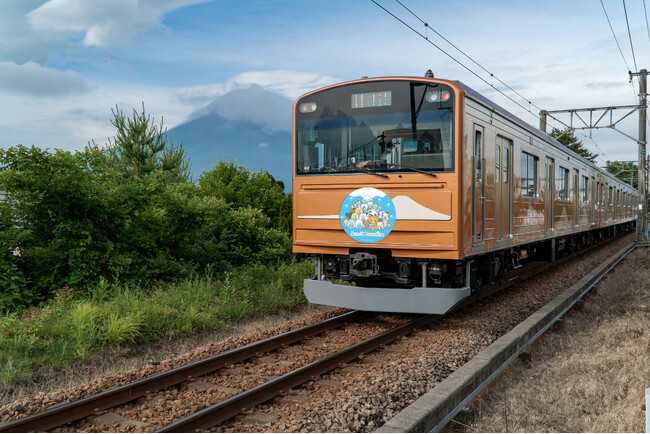 「リラックマ」「すみっコぐらし」「たれぱんだ」などの人気キャラクターが彩る特別電車富士急行線「サンエックス パラダイス開業記念号」9月1日運行開始