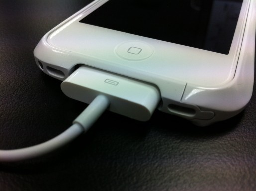 アルミケースの最高峰！匠の技が光るiPhone4、4S両対応の「CLEAVE ALUMINIUM BUMPER」