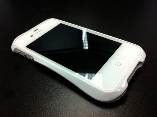 アルミケースの最高峰！匠の技が光るiPhone4、4S両対応の「CLEAVE ALUMINIUM BUMPER」